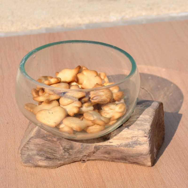 Terrarium, saladier ou ramequin en verre recyclé soufflé coulé en fusion sur du bois flotté.