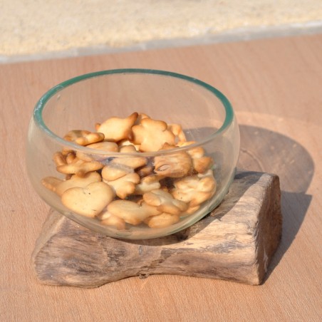 Terrarium, saladier ou ramequin en verre recyclé soufflé coulé en fusion sur du bois flotté.