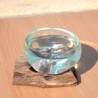 1 terrarium, saladier ou ramequin en verre recyclé soufflé coulé en fusion sur du bois flotté.