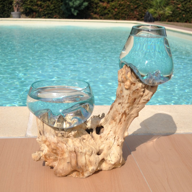 1 vase et un terrarium en verre recyclé soufflé en fusion directement sur du bois flotté, les verres sont amovibles