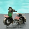 Scooter miniature en pièces détachées métal et fer recyclées
